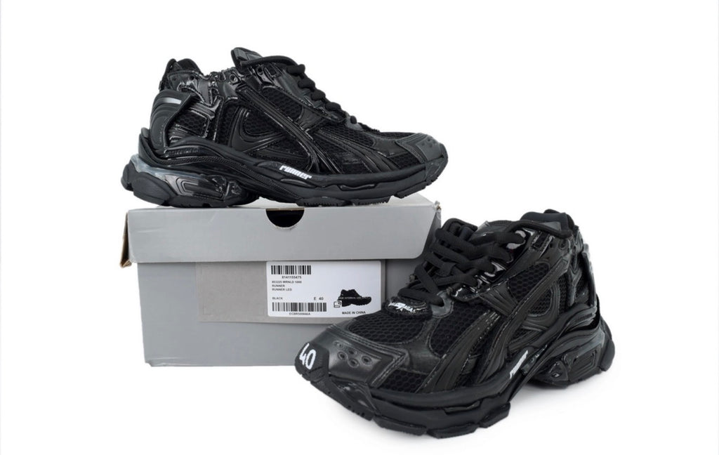Balenciaga runners LED